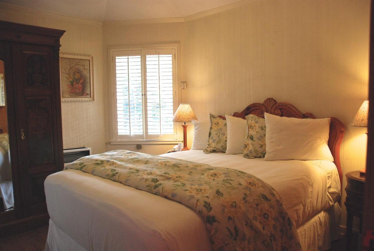 Carmel Garden Inn 객실 사진